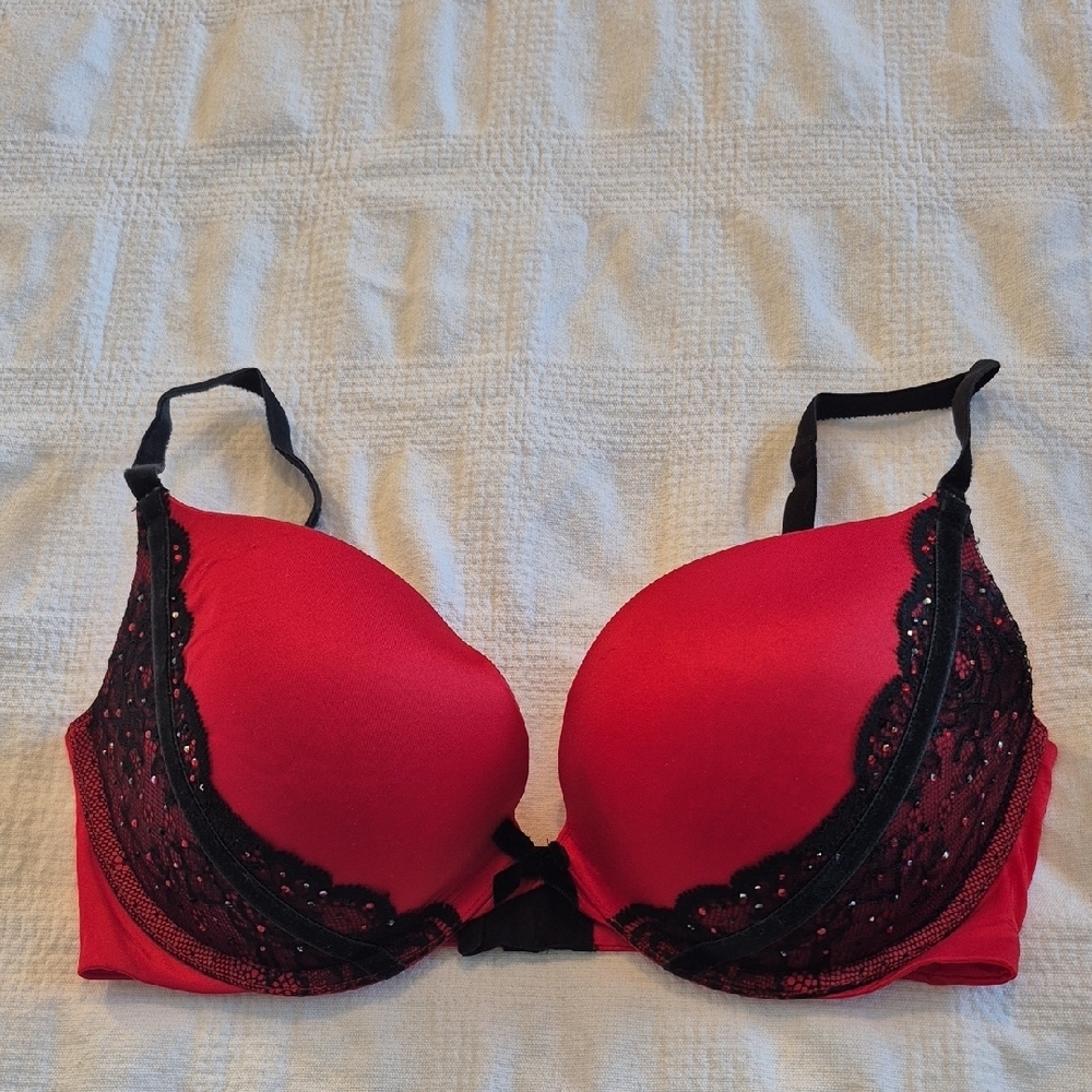 Victoria's Secret 36D red with black lace push up bra underwire EUC